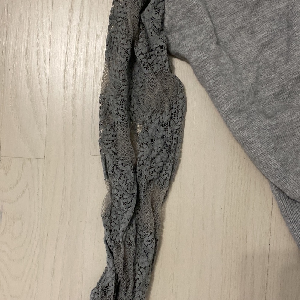 Sweater - Picture 3 of 4